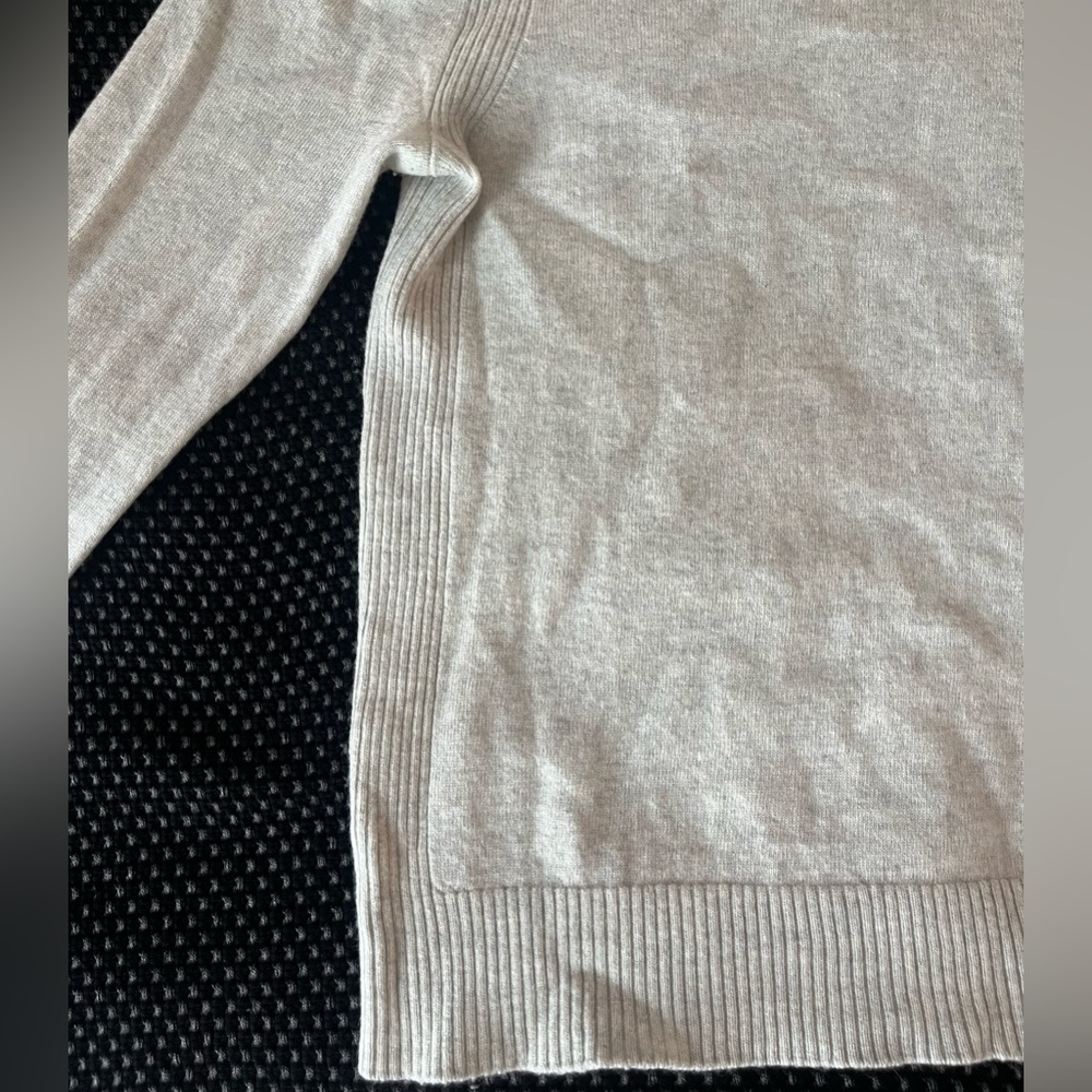 Vince Sweater women’s size small